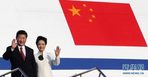 习近平抵巴厘岛出席APEC峰会 将阐述改革措施 习近平抵巴厘岛出席APEC峰会 将阐述改革措施